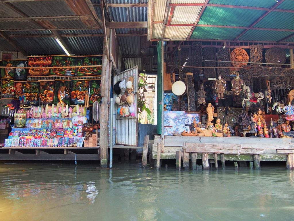 bangkok marche flottant souvenirs